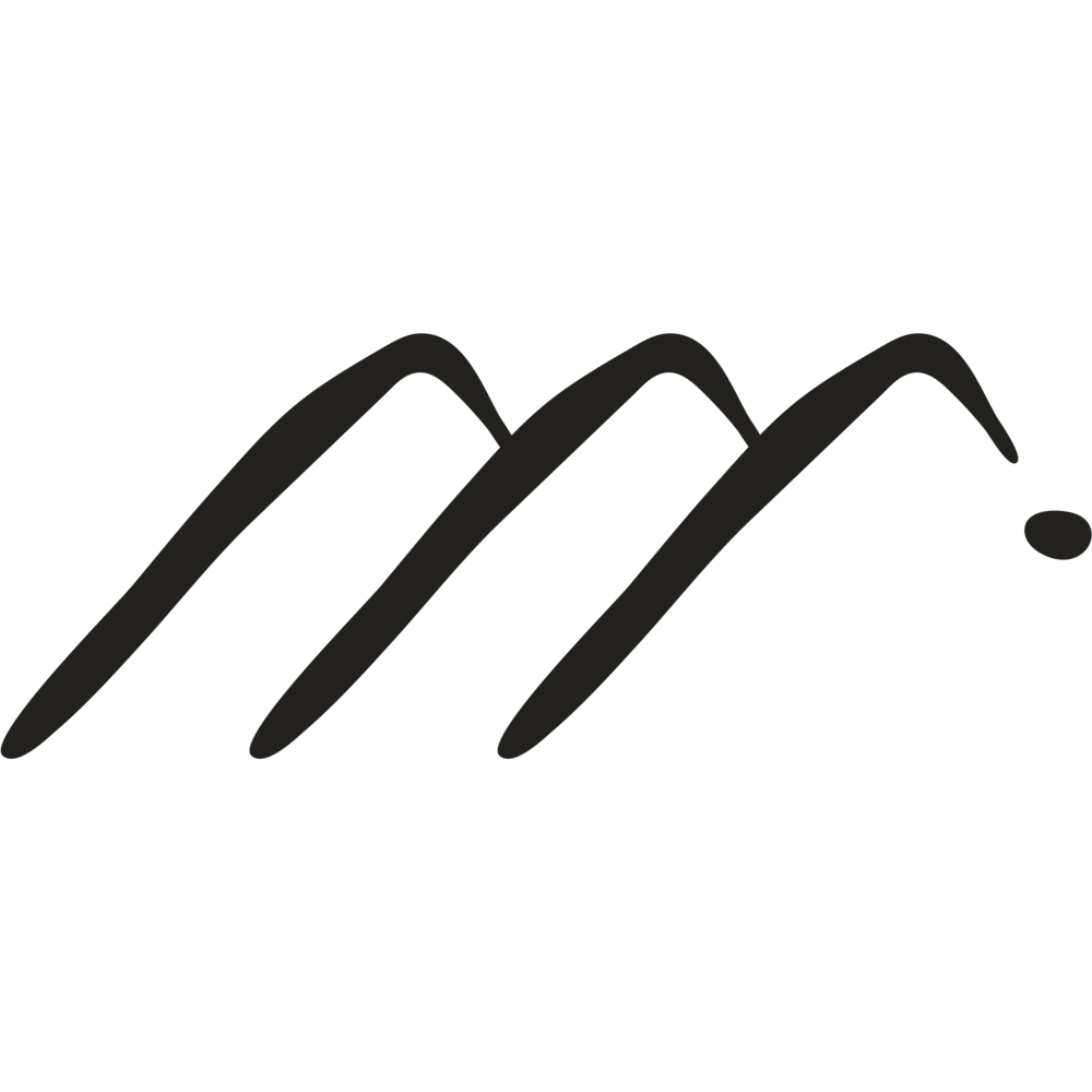 Monogramme Mathilde Montagne, forme de montagne stylisée, couleur basalte sur fond transparent, logo minimaliste pour yoga et bien-être.